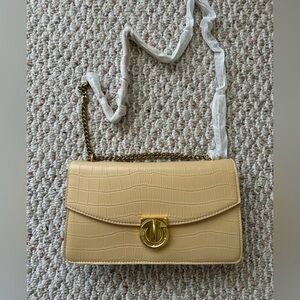 Elegant Beige Croc-Embossed Shoulder Bag
